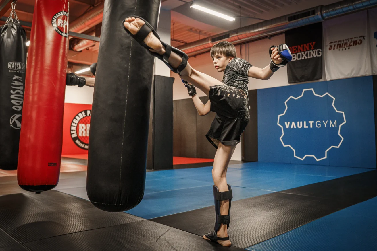 Dítě na hodině pohybové všestrannosti v Renegade Prague Gym
